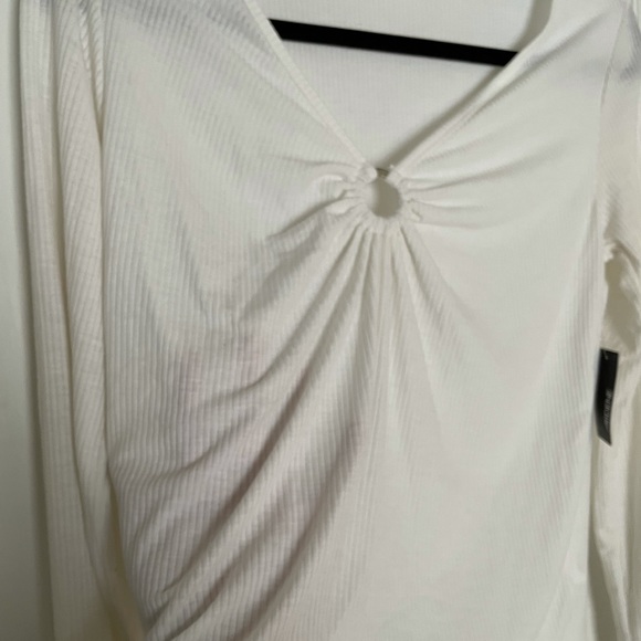 Ring Detailed Cut Long Sleeve Top - Picture 8 of 9